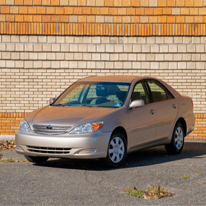 La Mejor Oferta: Camry LE 2003 - Sedán Mediano Automático con Tracción Delantera, Vehículo Diario Confiable en Buenas Condiciones, Listo para Exportar - Product Image 1