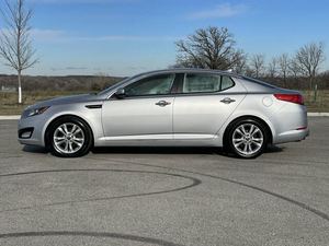 Optima EX 2011 Usado en Buen Estado, Volante a la Izquierda, Asientos de Cuero, Llantas R17, Transmisión Automática, 1-25000 Millas - Product Image 5