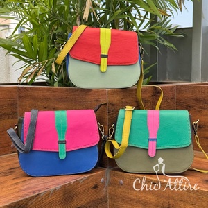 Sac à main fait main en cuir recyclé multicolore sac à bandoulière de créateur de luxe sac à bandoulière selle moyenne sac à main pour femme - Product Image 1