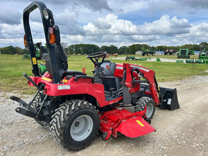 รถแทรกเตอร์ขนาดเล็ก Massey Ferguson GC1705 พร้อมชุดตักดินหน้า DL100 และชุดตัดหญ้า, รถแทรกเตอร์การเกษตรสีแดงขับเคลื่อน 4 ล้อ สำหรับฟาร์มและสวน - Product Image 5