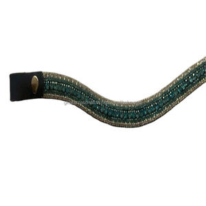 Productos Ecuestres para montar a caballo, banda de cuero negro con forma de onda hecha a mano para cejas de caballo con cadena decorativa de 5 filas, venta al por mayor - Product Image 1