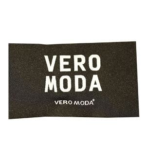 Vêtements étiquette de cou en satin étiquettes de taille de t-shirt personnalisées vêtements coupe droite couture sur étiquettes tissées pour vêtements - Product Image 2