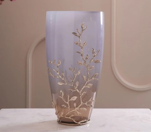 Nouveau design moderne, vase à fleurs tendance, pièce maîtresse décorative élégante améliorant les espaces de vie, les tables à manger et les intérieurs élégants - Product Image 1