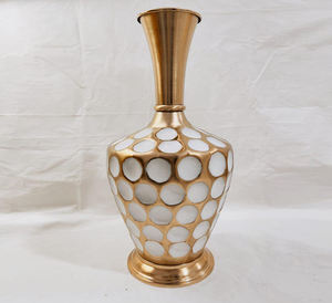 Vase à fleurs en aluminium décoratif pour la maison et l'intérieur martelé design exclusif pot de fleurs de qualité meta vase. - Product Image 3