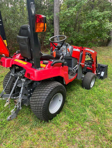 NUEVO MASSEY FERGUSON GC1723E 22.5HP SISTEMA DE TRANSMISIÓN HIDROSTÁTICA 4WD APROBADO POR EPA Y CE HIDRÁULICA AUXILIAR - Product Image 4