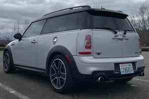 Mini Cooper Clubman S 2024 d'occasion, Coupé, Intérieur Sombre, Sièges en Cuir, Boîte Manuelle, Caméra Arrière, Volant à Gauche, Écran Tactile, Xénon - Product Image 4