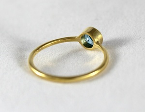 Anillo de Oro Amarillo de 14k con Topacio Azul Suizo Natural de 5mm, Redondo y Sólido, Fabricante de Joyería - Product Image 3