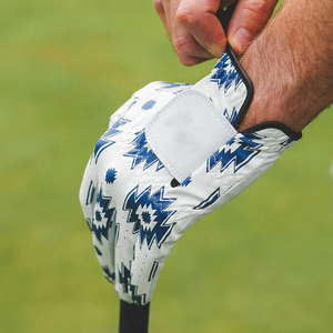 Gants de golf pour hommes en cuir respirant antidérapant – Gants de golf durables et confortables avec logo personnalisé pour droitiers ou gauchers - Product Image 5