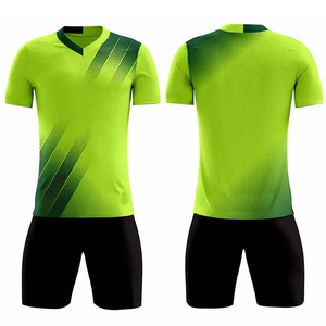 Nuevo Conjunto de Uniforme de Fútbol de Manga Corta, Secado Rápido, Transpirable, de Poliéster, Apto para Partidos en Clima Cálido - Product Image 4