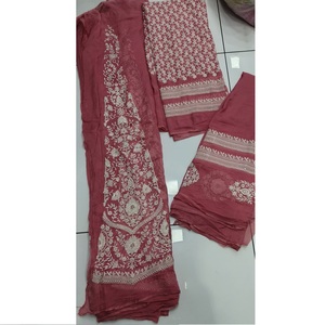 Fournisseur indien Tissu d'organza en viscose pure douce et fluide pour Lehenga Sari et occasions spéciales disponibles pour l'exportation - Product Image 1