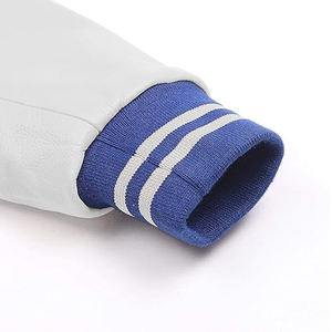 Veste universitaire en laine et cuir de haute qualité pour hommes avec logo personnalisé à l'avant coupe-vent et design hivernal écologique - Product Image 6