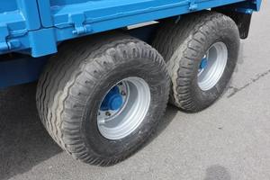 Construcción Robusta: Remolque basculante de 14 pies x 7 pies 6 ideal para pacas y uso general Opciones de ruedas Viene con ruedas 500/50R17 - Product Image 3