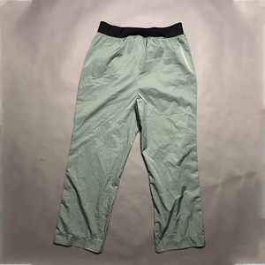 Venta al por mayor de color verde ligero personalizado botón pantalones de chándal Casual Stripe Flare Track Nylon cortavientos pantalones para los hombres - Product Image 6