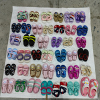 Chaussons d'été pour enfants de petite taille en gros, avec une variété de styles de chaussons