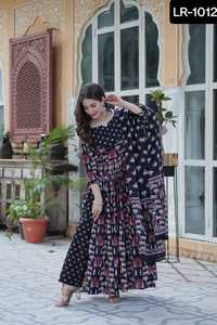Kurtis indien de qualité supérieure en pur coton avec pantalon et Dupatta fantaisie col rond Anarkali imprimé travail Kurtis ensemble pour femme - Product Image 3