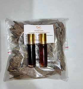 Offrez-vous de la chaleur et de l'élégance avec l'attrait de l'huile essentielle naturelle de Oud Pure - Product Image 5