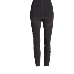 Dernier modèle de legging pour femmes Vêtements de sport Legging pour femmes Taille moyenne Leggings pour femmes Fabriqué au Pakistan - Product Image 2