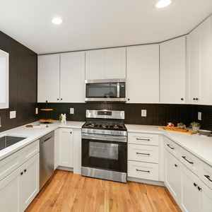 เคาน์เตอร์ครัวหินควอตซ์เทียมสำหรับใช้ในครัวเรือนสะท้อนแสงกันลื่นทนทานต่อรอยเปื้อน - Product Image 2