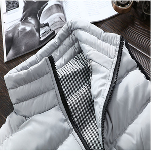 Chaleco Acolchado de Lujo para Hombre TN Custom, Estilo Bomber, Ajustado, Reversible, Informal, con Relleno de Plumón o Poliéster - Product Image 3