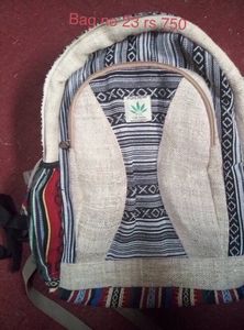 Bolsos de mochila hechos a mano de cáñamo de moda para hombres hechos en Nepal - Product Image 1