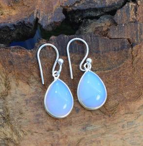 Milky Opalite Gemstone Boucles D'oreilles Bijoux Pour Femmes Argent Boho Style Bijoux 925 Sterling Silver Trending Boucles D'oreilles À La Main - Product Image 3