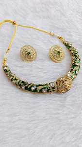 Meenakari Gulab Royal Necklace Set Heritage y Regal Artistry adornado con piedras Kundan cortadas con espejo - Product Image 6