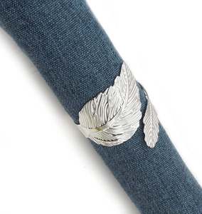 Rond de serviette en métal fabriqué à la main Décoration de table unique pour la réception de mariage - Product Image 5