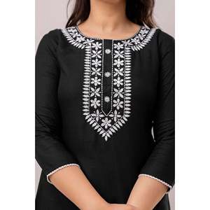 Kurti droit en viscose brodée Chawal Taka pour femme en noir et blanc - Product Image 1