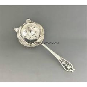 Passoire à thé de cuisine en métal argenté de grande taille de créateur, passoire à thé de luxe en argent de qualité supérieure - Product Image 2