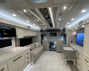 El mejor!! Autocaravana Usada 2022 2023 2024 Diésel Manual Euro 5 Rvs Tiffin Phaeton - Product Image 2