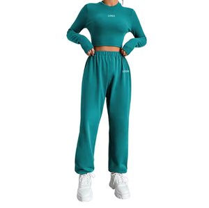 Survêtement du fabricant personnalisé patch de broderie en détresse pour femmes ensemble pantalon de survêtement et haut court 100% coton survêtement pour femmes - Product Image 6