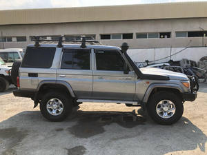 Land Cruiser Hard Top d'occasion, conduite à droite, avec sièges en cuir, toit ouvrant panoramique et caméra de recul 360° - Product Image 6