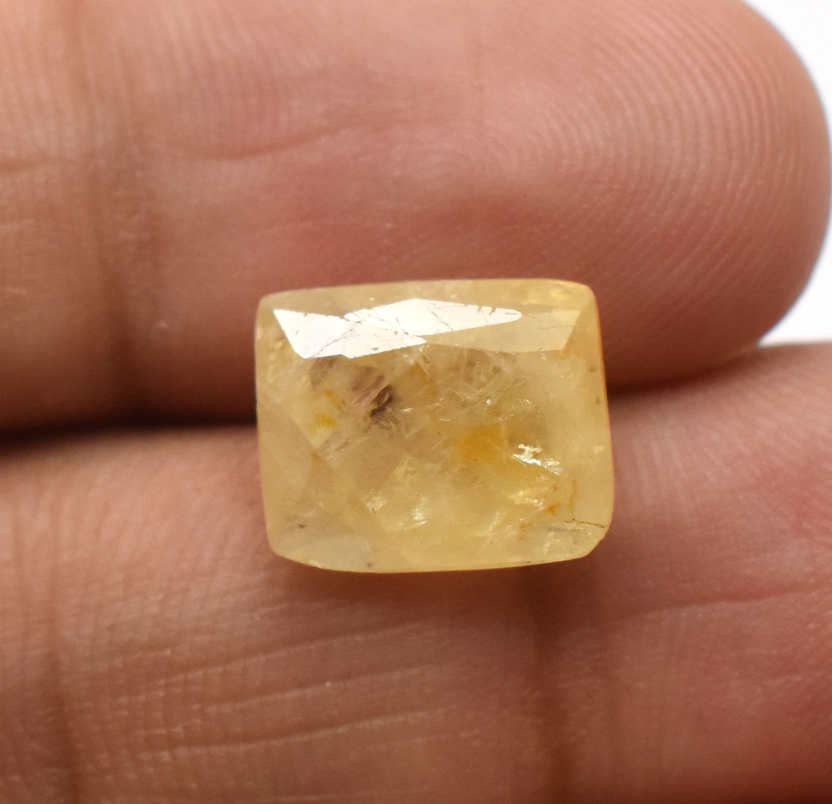 สีเหลือง