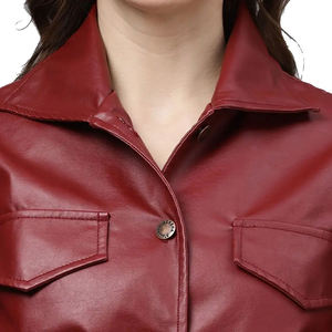 Chaqueta de cuero al por mayor para mujer, corta, con cremallera, acolchada de algodón, de invierno, de lujo, con forro de piel, tipo burbuja, con cierre de botones - Product Image 4