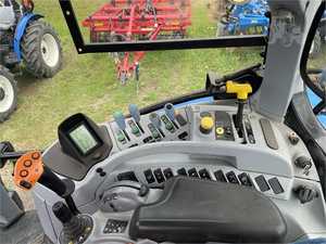 HOLLAND T6 160 Walking Tractor usado 120hp potencia nominal para granjas con componentes centrales Motor Bomba Engranaje Caja de cambios Cojinete - Product Image 6