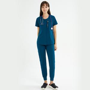 Uniformes médicaux imprimés par sublimation confortables pour femmes gommages d'allaitement extensibles doux pour ensemble de gommage de service de santé - Product Image 5