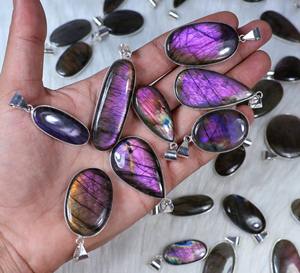 จี้สร้อยคอลาบราดอไรต์สำหรับผู้หญิงจี้อัญมณีลาบราดอไรต์สีม่วง - Product Image 5