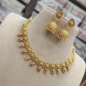 ชุดสร้อยคอชุบทองพร้อมต่างหูสำหรับคอลเลกชันงานแต่งงานดีไซน์พิเศษคุณภาพระดับพรีเมียมของโปแลนด์ระดับพรีเมียมแบบดั้งเดิม - Product Image 1