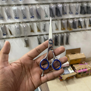 Tijeras de Peluquería para Diestros, Hoja Recta, Punta Afilada, Acero Inoxidable, Ligeras, Mango Mediano, Tijeras para Cortar el Cabello - Product Image 5