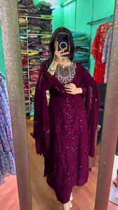 Nueva Colección Lista para Usar, Vestido Anarkali de Diseñador para Fiesta, Hermoso Vestido con Bordado Pesado y Lentejuelas, Pantalón con Dupatta - Product Image 2