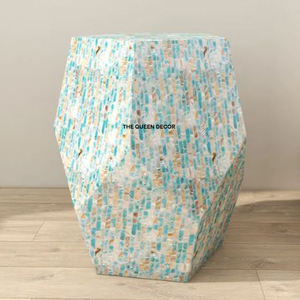 Table d'appoint ronde en marbre avec base en forme de feuille, finition dorée, taille standard premium, élégant accessoire pour la maison - Product Image 4