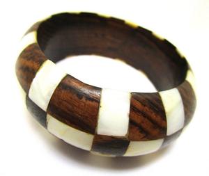 Bracelet manchette incrusté d'os Bracelet femme durable Bijoux de mode Produit fait main Bracelet jonc incrusté d'os naturel Inde - Product Image 1