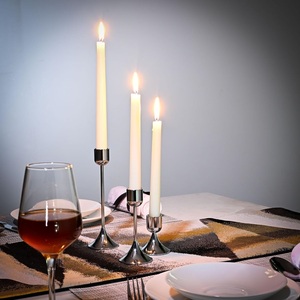 Juego navideño moderno y elegante de 3 candelabros de alta calidad para decoraciones festivas y regalos para otras ocasiones - Product Image 2