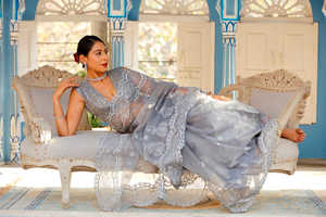 Chemisier en soie organza pour femme, dernier travail de broderie indienne, vêtement de fête pour mariage pakistanais Bollywood traditionnel - Product Image 3