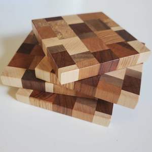 Juego de Posavasos de Madera Natural Elaborados para una Comedor Elegante y una Arreglo de Mesa de Centro Sofisticado con Textura de Madera Clásica - Product Image 5