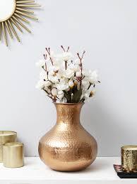 Vase à fleurs en métal moderne et certifié avec fini or et classique conçu pour les utilisations de décoration de maison et de mariage - Product Image 5