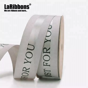 Cinta de Raso Personalizada con Borde de Grosgrain, Estampada, 100% Poliéster, 1 Pulgada, para Envolver Regalos de San Valentín, Marca Grace Fashionable - Product Image 4