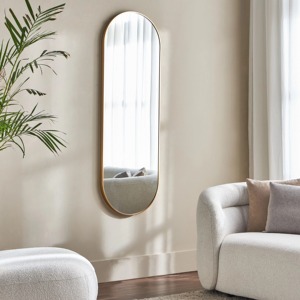 Miroir rond design en métal doré ajoutant une fonction de beauté et un style sophistiqué tendance à tout espace intérieur - Product Image 3