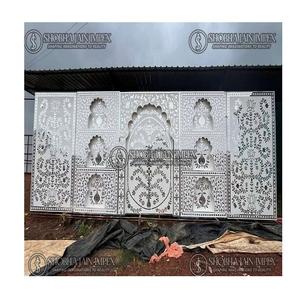 Decoración de Escenario con Espejo de Madera para Bodas en Interiores de Shobha Jain Impex, Decoraciones Nupciales Elegantes y Deslumbrantes de Delhi, India - Product Image 1