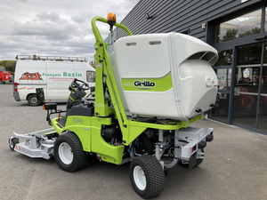 GRILLO FD 2200 TS STAGE V 47 ch moteur diesel Kubota 4 cylindres 2190 cm³ 1600 kg Collecteur d'herbe 1400 L hauteur de coupe 20m-120m - Product Image 4